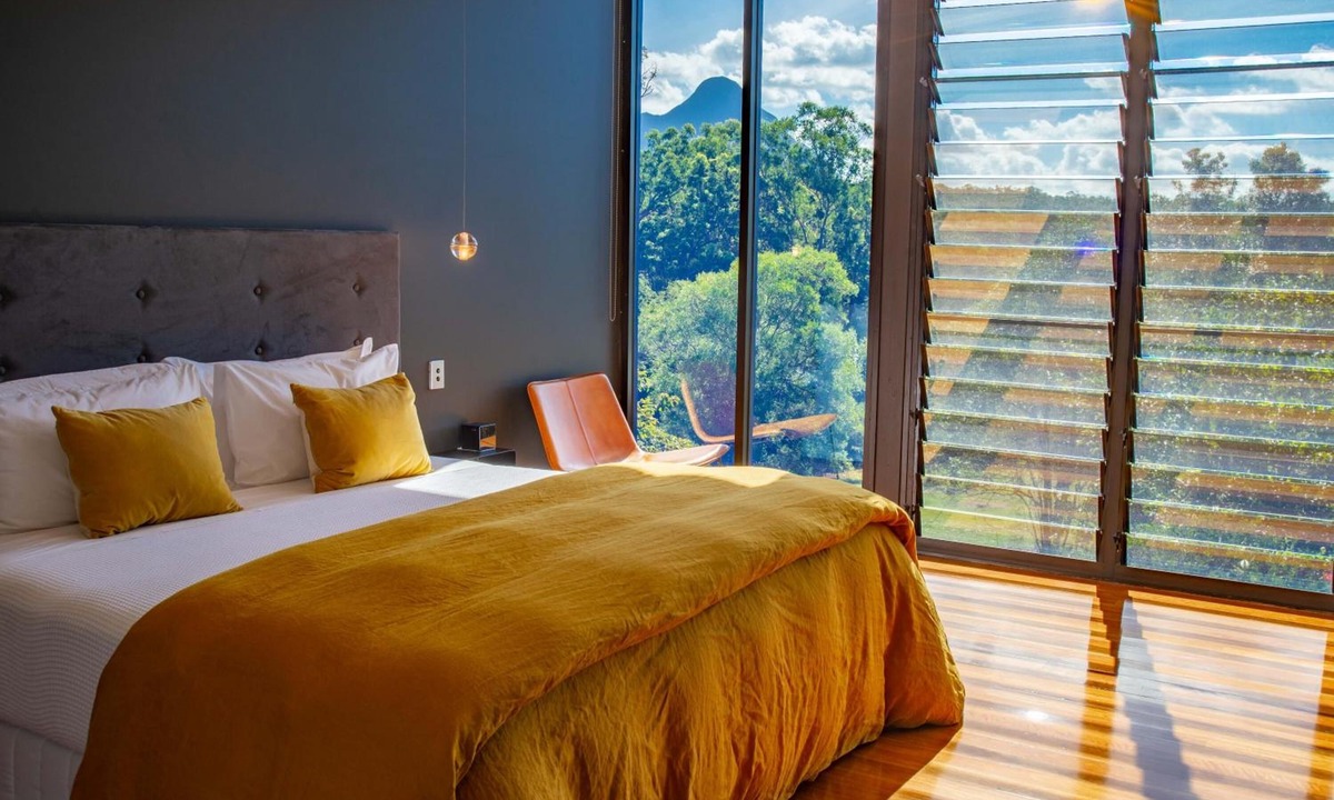 Glass House Mountains Apartment | Glass On Glasshouse
