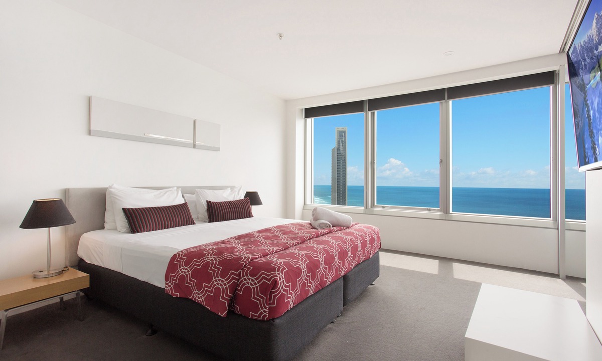 Surfers Paradise Apartment | Tallest Tower 4 Bedroom SkyHome 4703