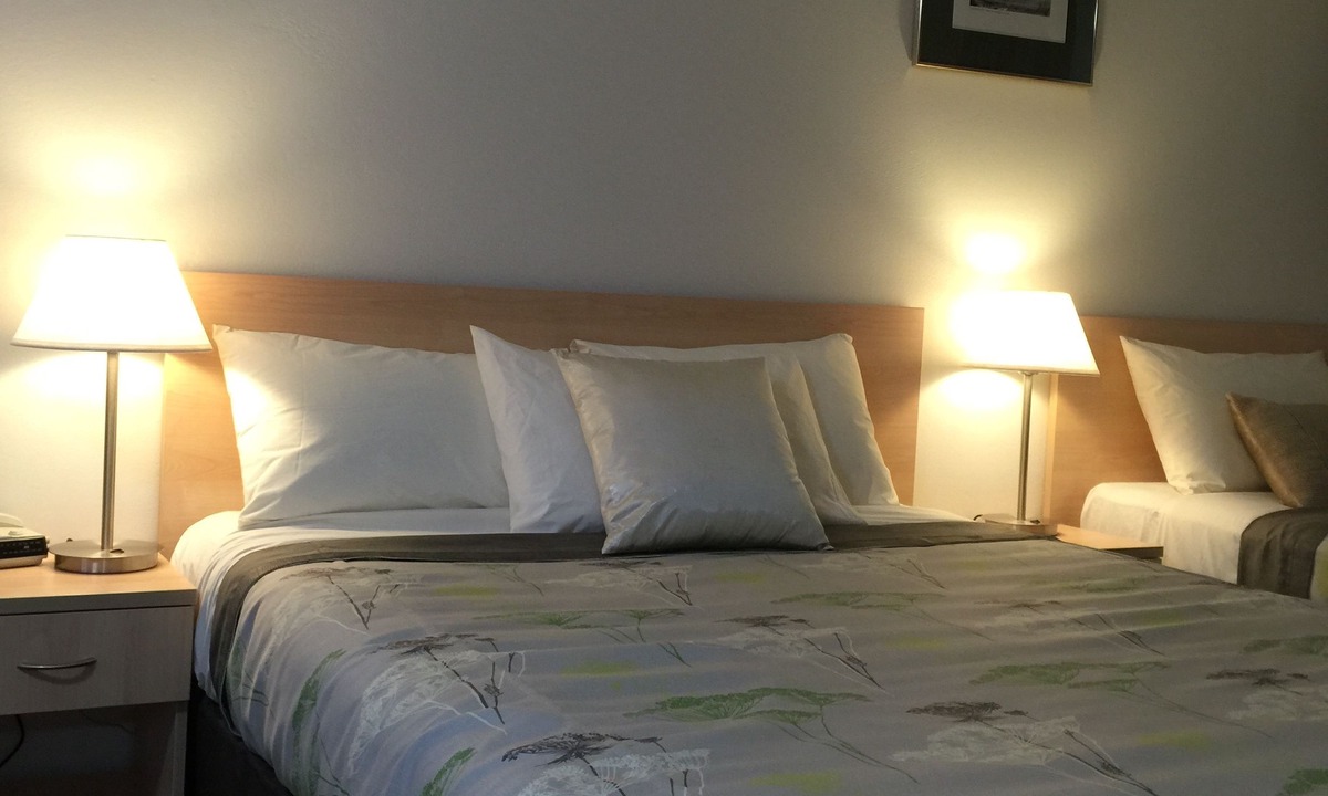 Gulgong Hotel | Ten Dollar Town Motel