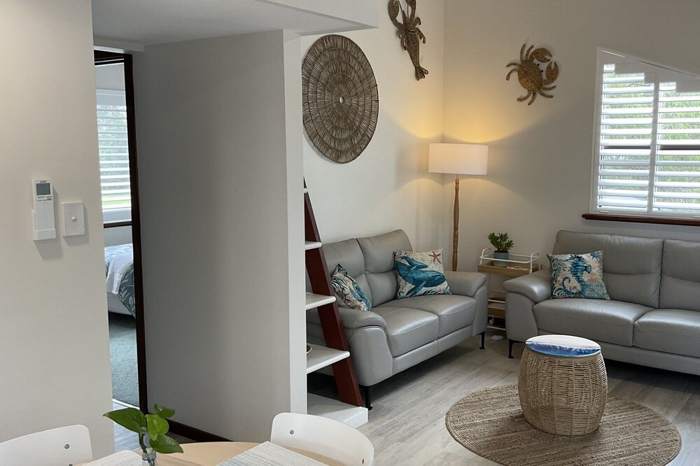 Abbey Apartment | Moana Roa Beach Stay