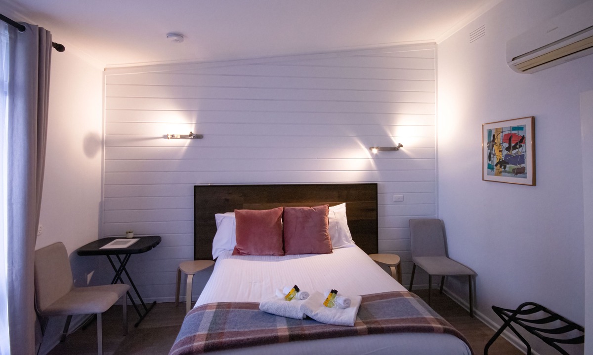 Meeniyan Hotel | Meeniyan Motel