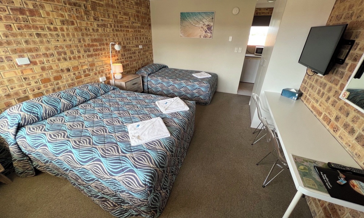 Caloundra Hotel | Golden Beach Motor Inn
