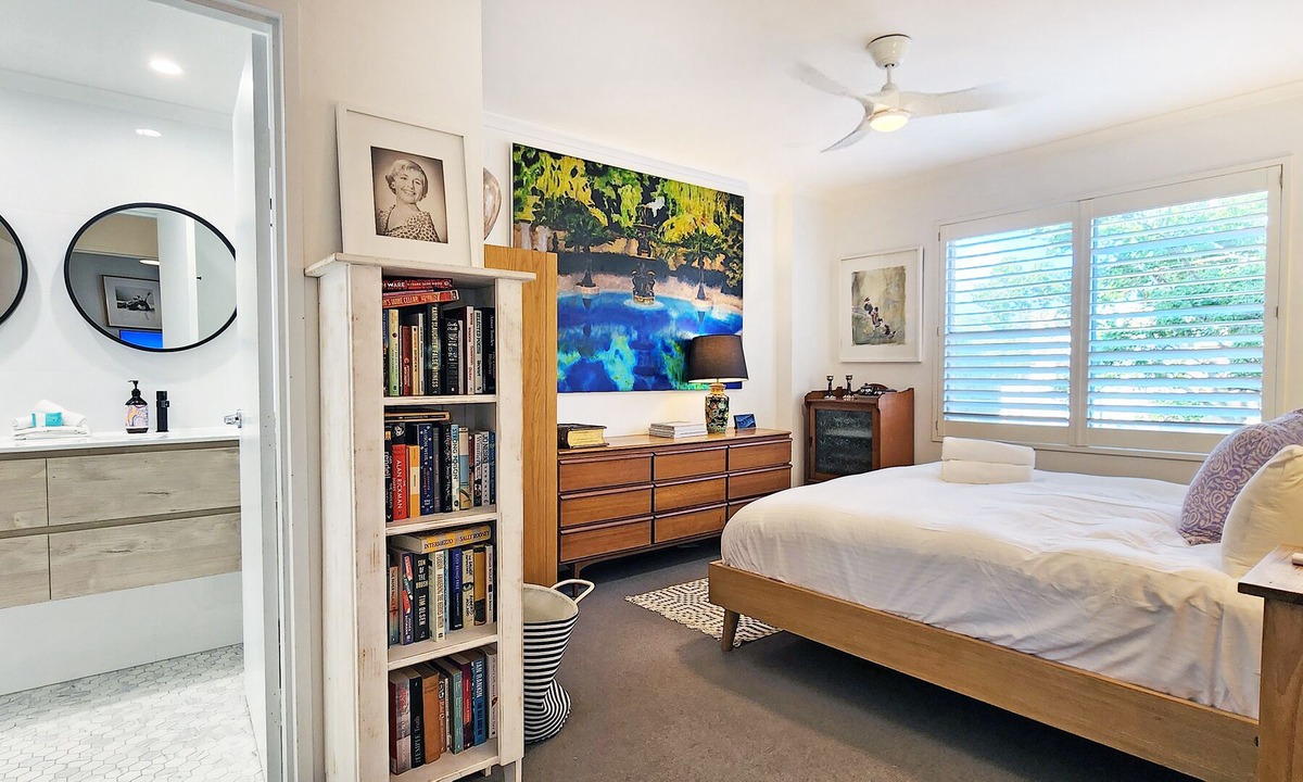 Redfern Apartment | Homely Apartment In Sought After Building