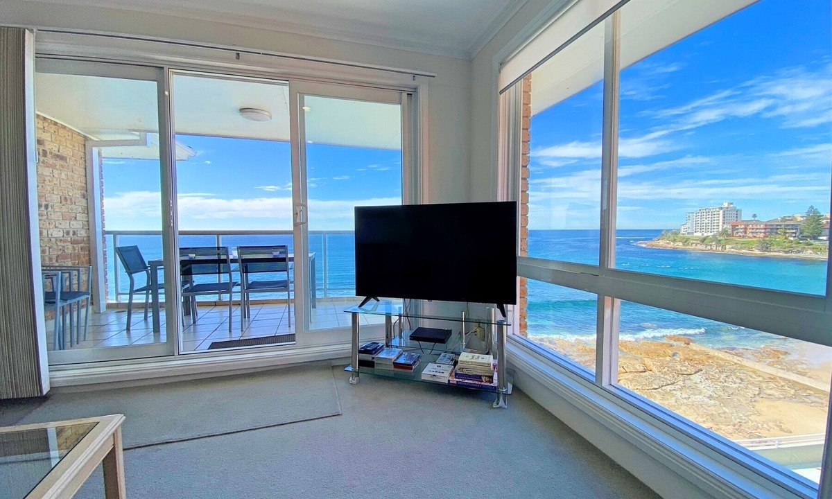 Cronulla Apartment | Gobsmacking Views 6 with Direct Beach Access