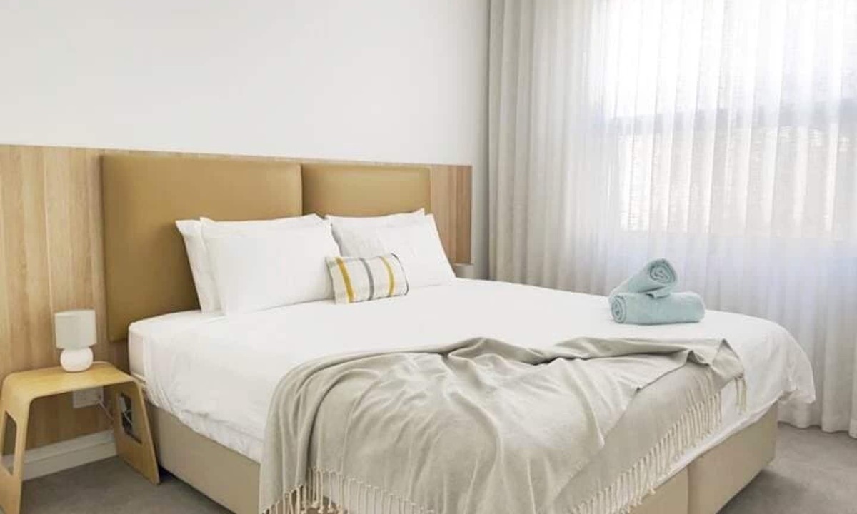 Fremantle Apartment | Surrounded by history and steps away from everything Freo, Pearl on Pakenham offers modern comfort in the historic West End of Fremantle.