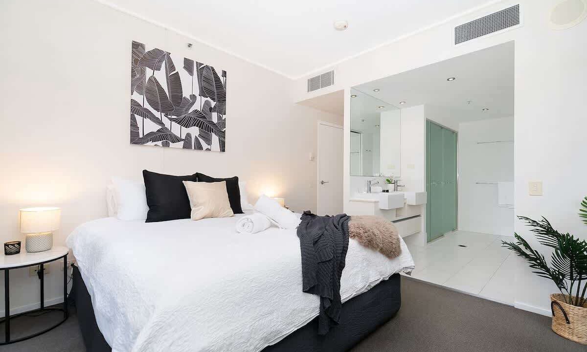 Brisbane Central Business District Apartment | City & River Views | Brisbane CBD Family Apartment