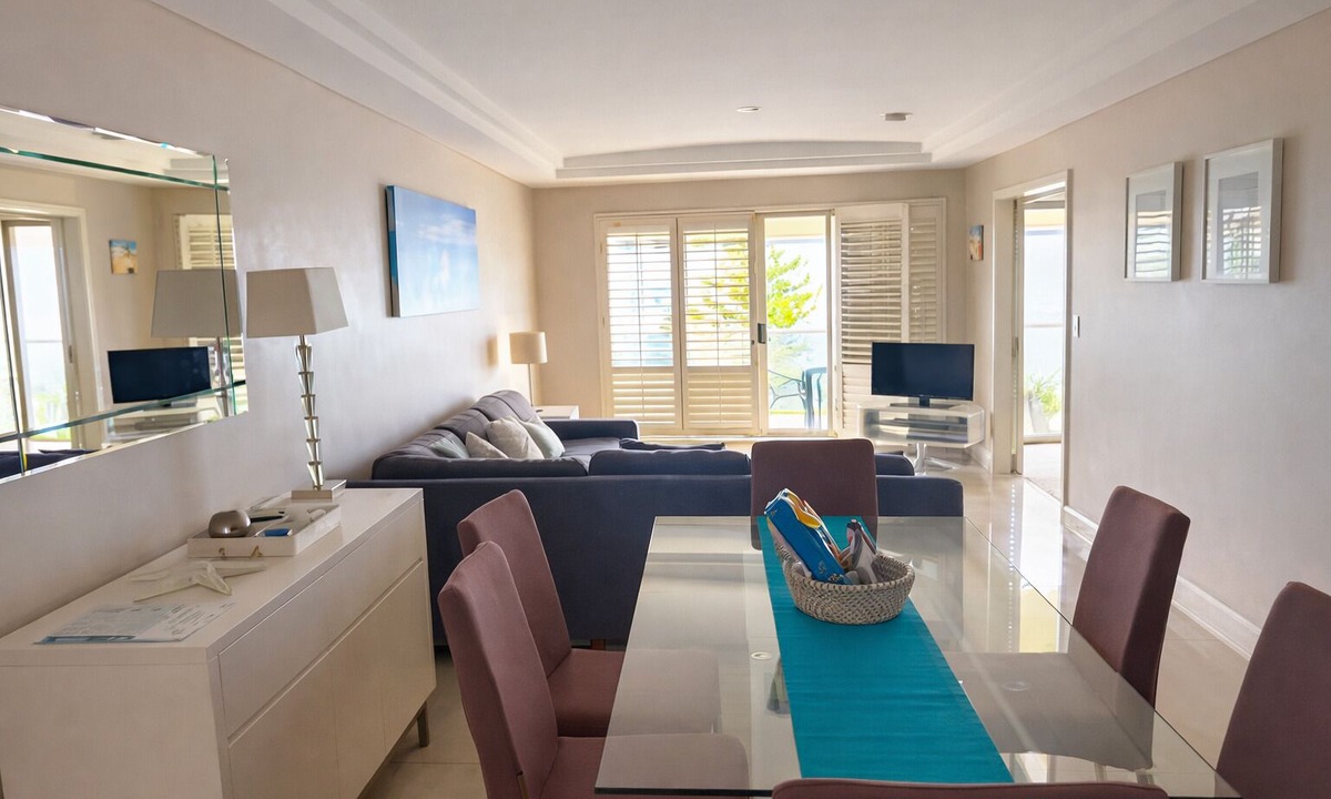 Scarborough Apartment | The White Pearl Penthouse