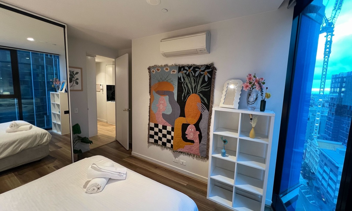 Melbourne Central Business District Apartment | Free Tram Zone 2BR Apt near QV Market & RMIT