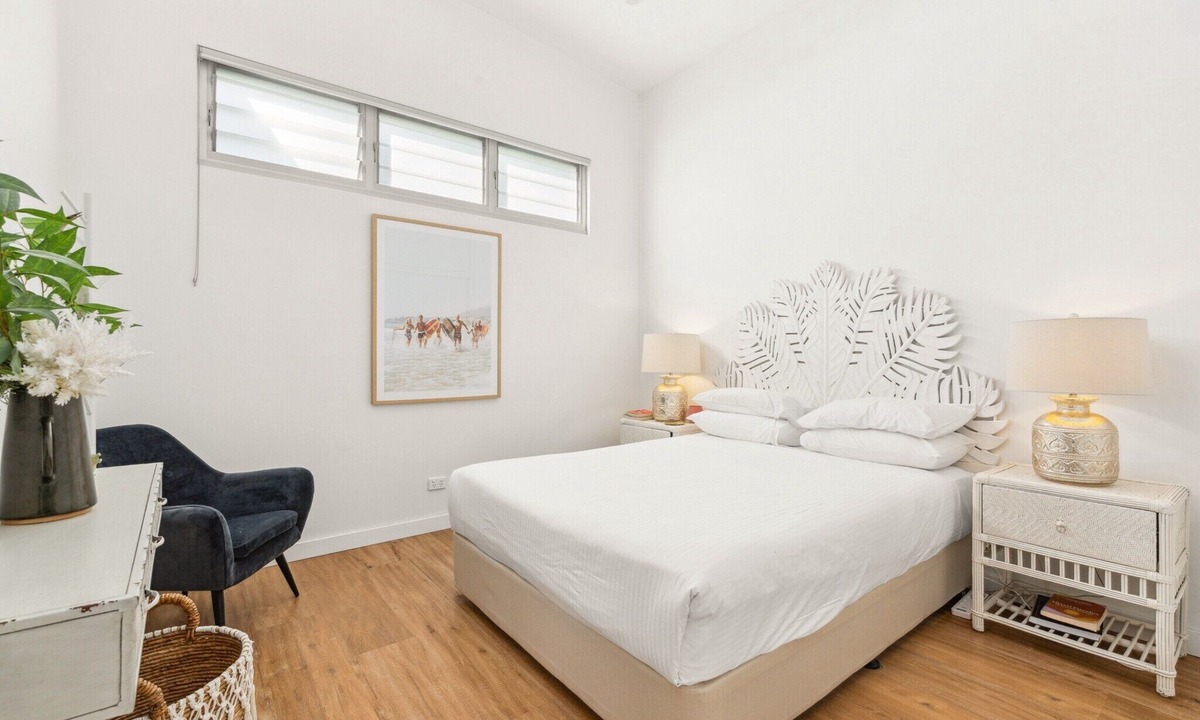 Narrabeen Apartment | Luxury 2-Bed with Ocean Views and Garden