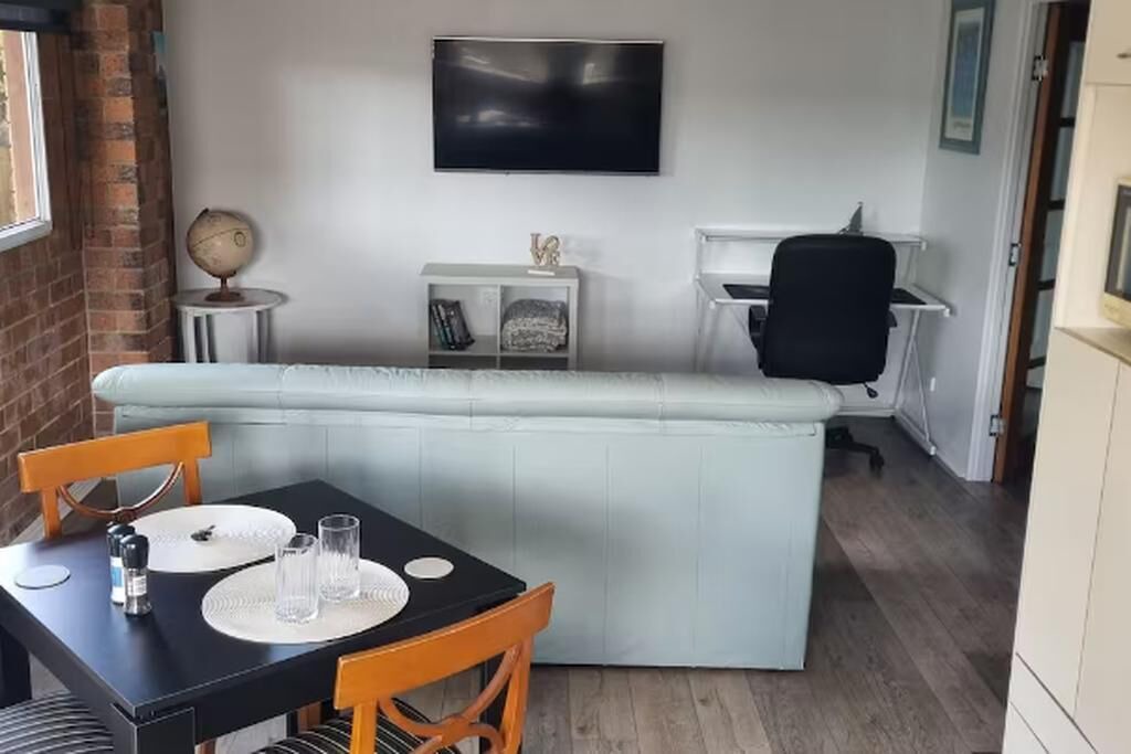 Kuluin Apartment | Quaint studio with AC in friendly Kuluin neighborhood