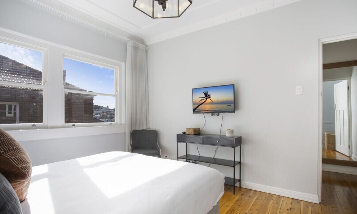 Coogee Apartment | Coastal Living Just Metres From Coogee Beach