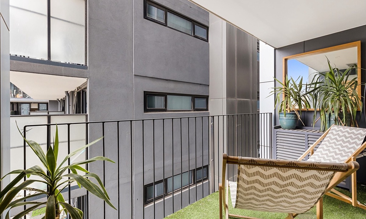 South Melbourne Apartment | City View Haven in South Melbourne