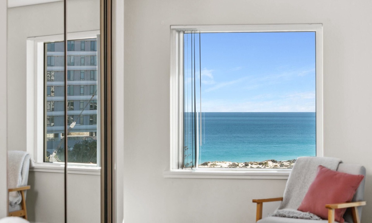 Scarborough Apartment | Apartment R311 - smart, stylish apartment in resort complex