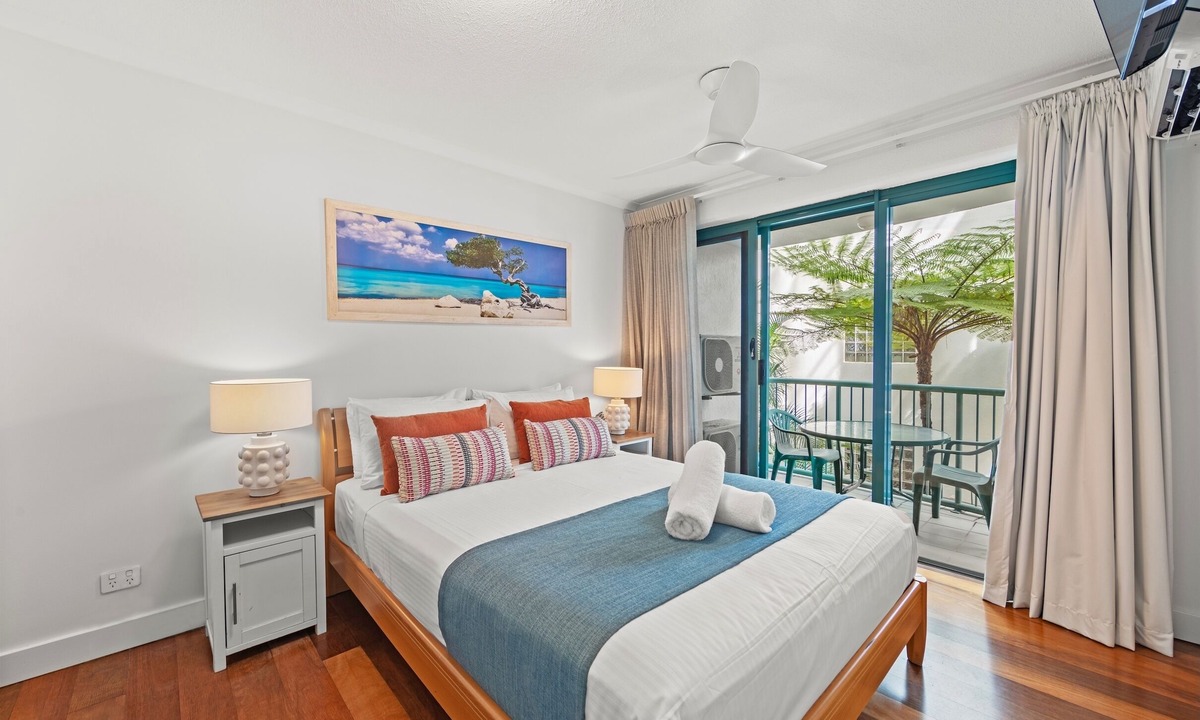 Moffat Beach Apartment | Norfolks on Moffat Beach