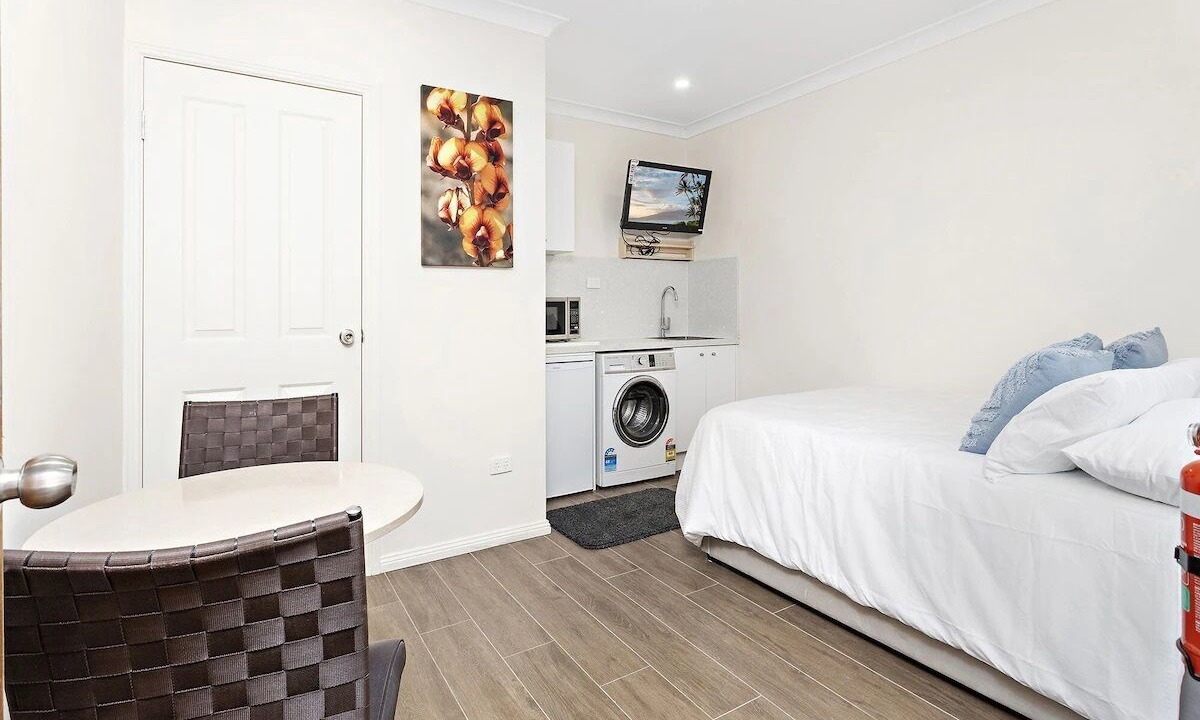 Bulli Apartment | Bulli26 Studio – Steps to Sandon Point, Cafés & Bike Path