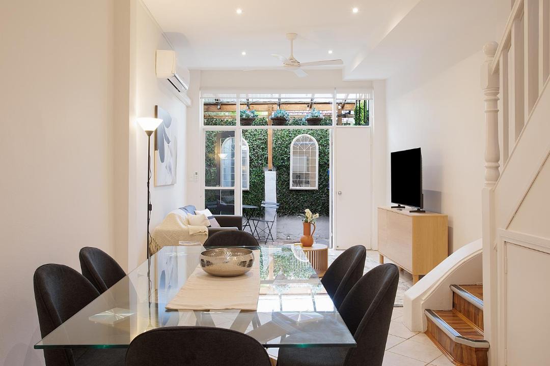 Surry Hills Apartment | Renovated Terrace 5 Min Walk to Central Station