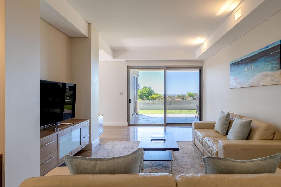 Dunsborough House | Number 10 I Private Properties