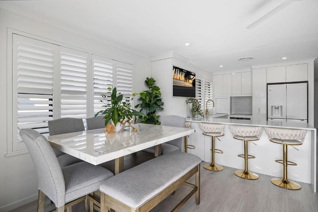 Maroochydore Apartment | luxurious 3 bedroom apartment on Maroochydore River