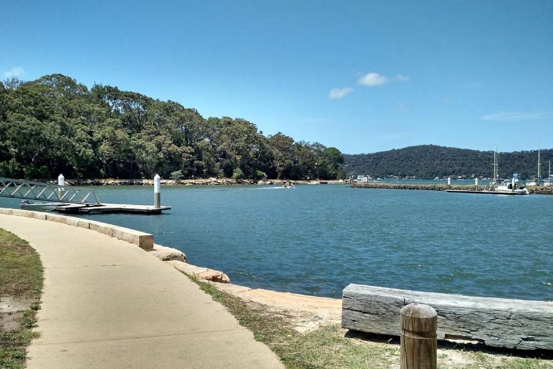 Darling Point Apartment | Executive 2BR Apt w Balcony near Yarranabbe Park