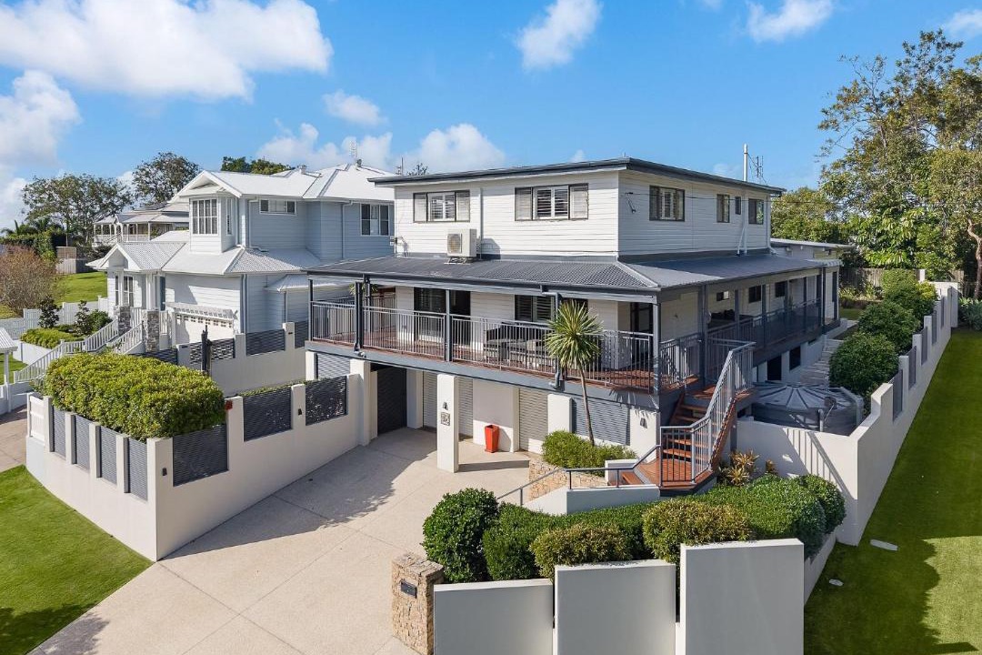 Moffat Beach House | 15 Derby Road Moffat Beach