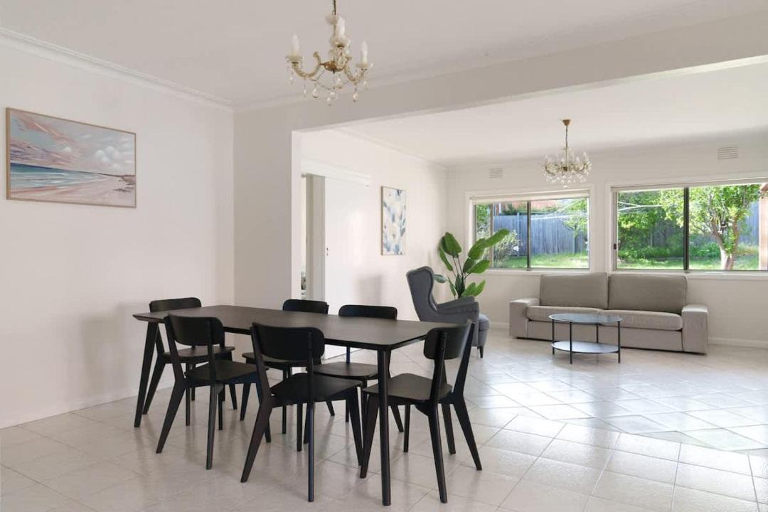 Mount Waverley House | Entire Cozy 4BR with 2 Ensuites House Mt Waverley