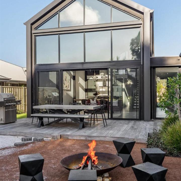 Dunsborough House | Ember and Aqua - Luxury Barnhouse on the Golf Course