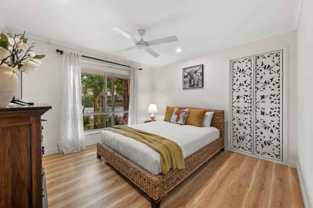 Byron Bay House | Sunrise on Byron - Spacious Pet Friendly Holiday Home Near Belongil Beach | Winter Escape Deal | Stay Longer & Save | 1 June – 31 August