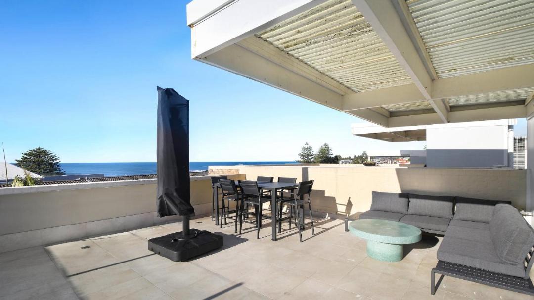Blue Bay House | Villa Aqua One Views, Near Beach Accom Holidays