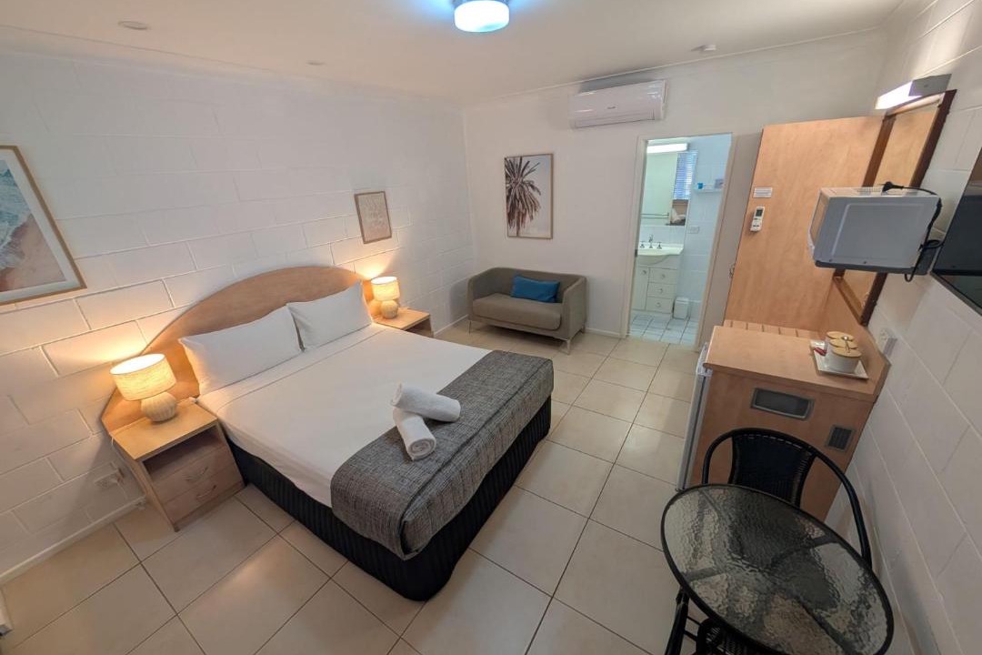 Moffat Beach Hotel | Moffat Beach Motel Caloundra