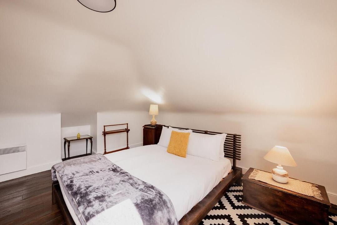 Hobart Central Business District Apartment | Little Door