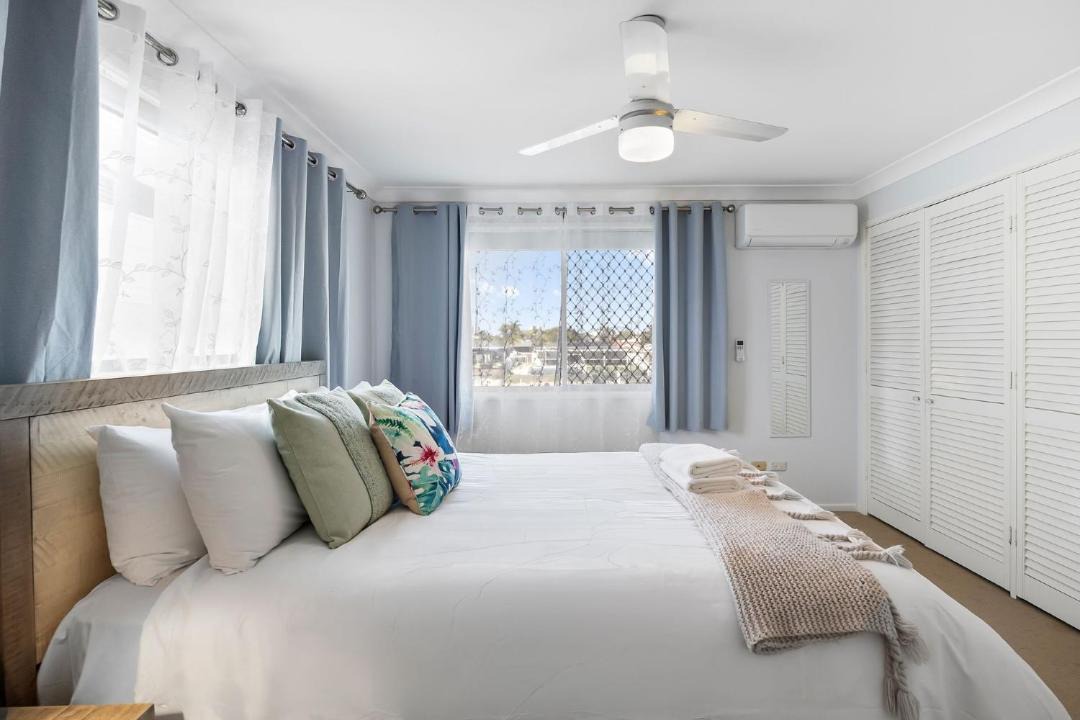 Maroochydore House | Mudcrab Manor, waterfront holidays at it's best