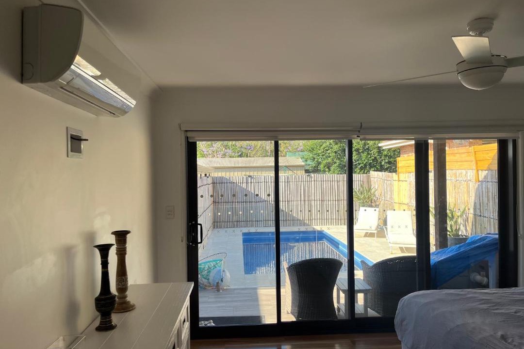Woy Woy Villa | Woy Woy Relaxing 6-Bedroom Holiday House with Pool