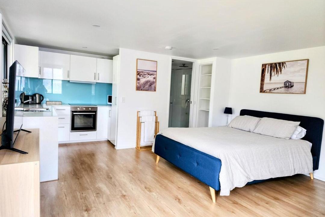 Cranebrook Apartment | Quiet Peaceful Getaway with private backyard
