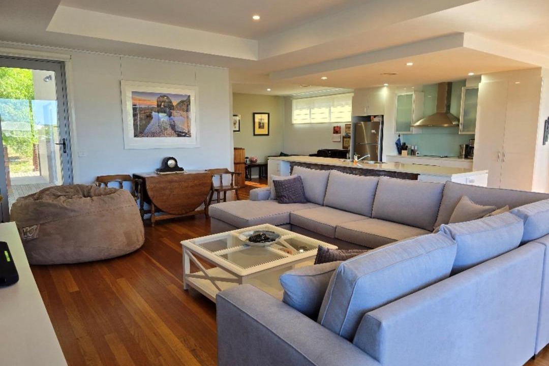 Long Beach Apartment | The Sandcastle
