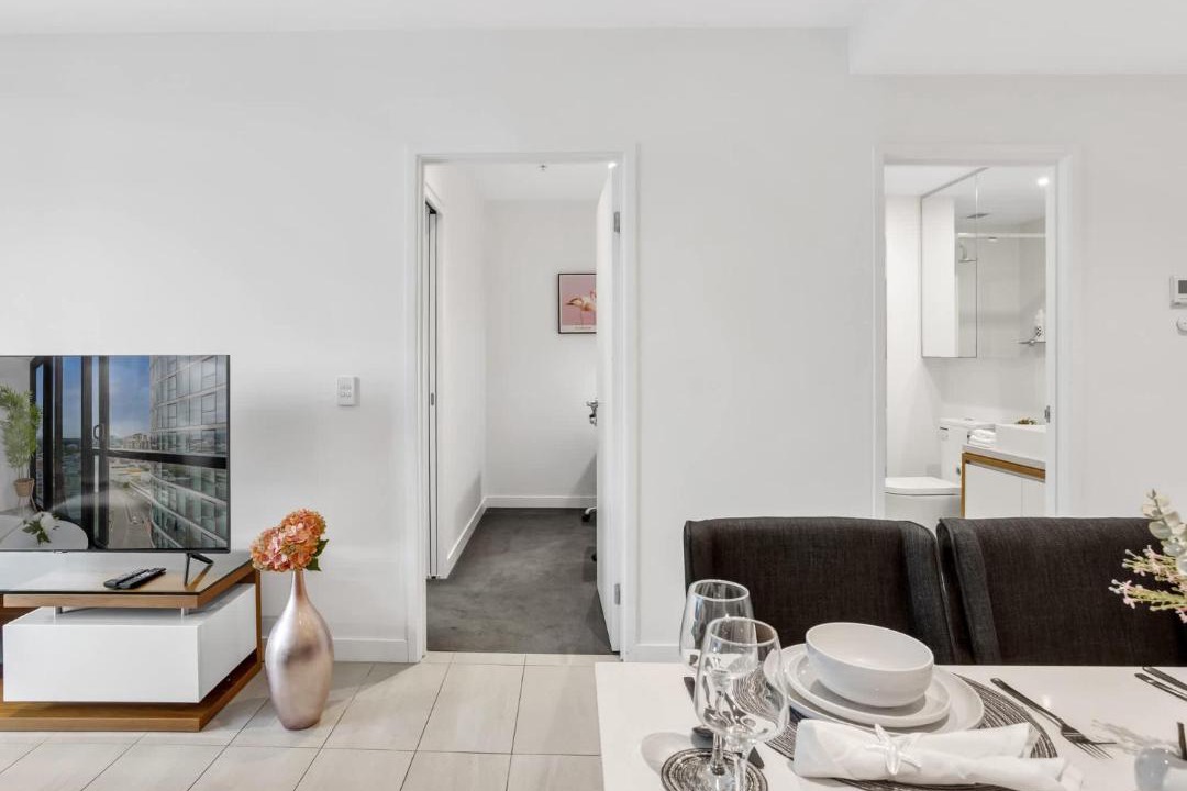 Fortitude Valley Apartment | Stylish Valley Stay in Brisbane City Hub
