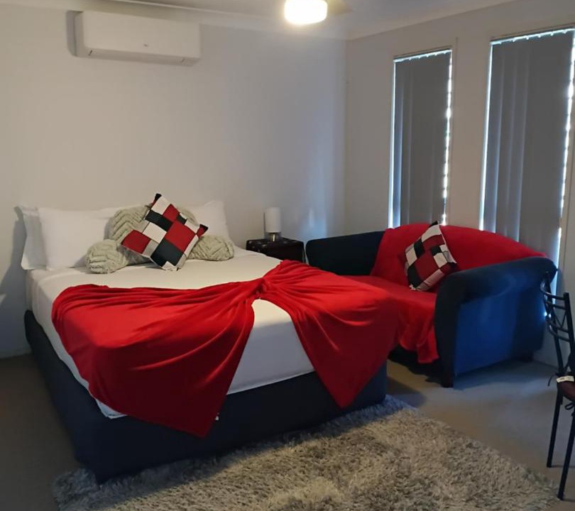 Morayfield House | BLK Stays Guest House Deluxe Units Morayfield
