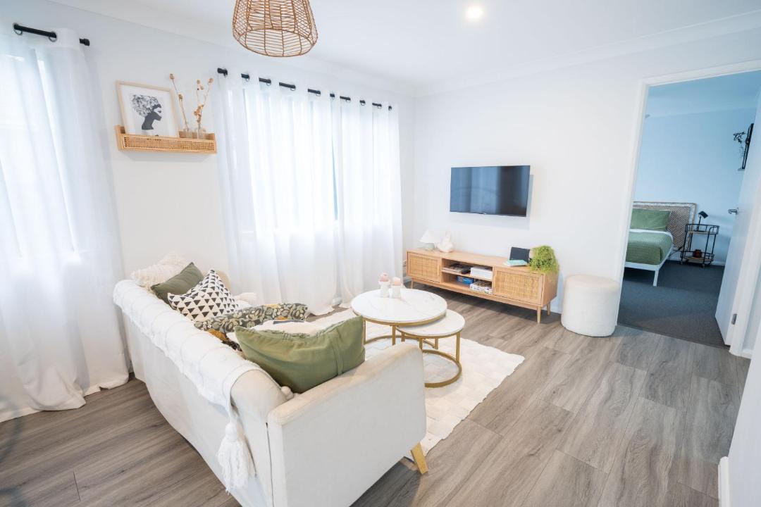 Ettalong Beach Bed & Breakfast | Pink Muse, 3 Mins To Ettalong Beach