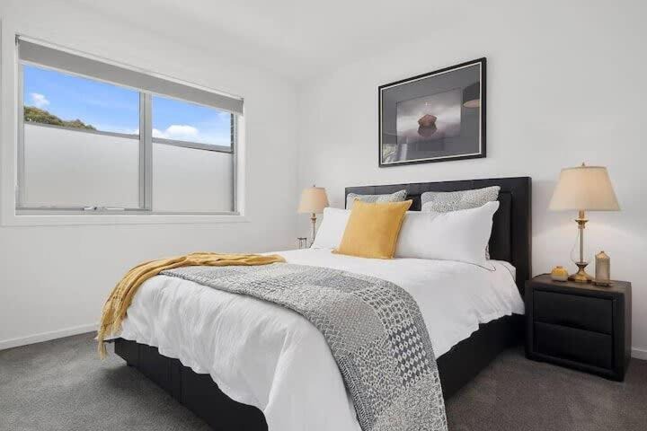 Warrane House | The Villa at 165 Contemporary apartment