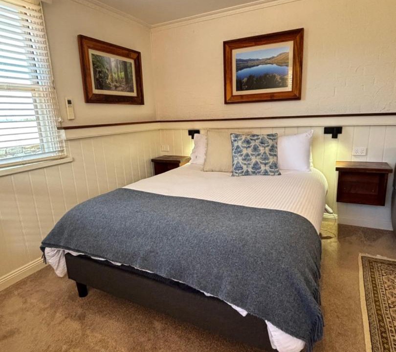 Devonport Apartment | Silwood Apartment fully self contained with Kitchen and Laundry