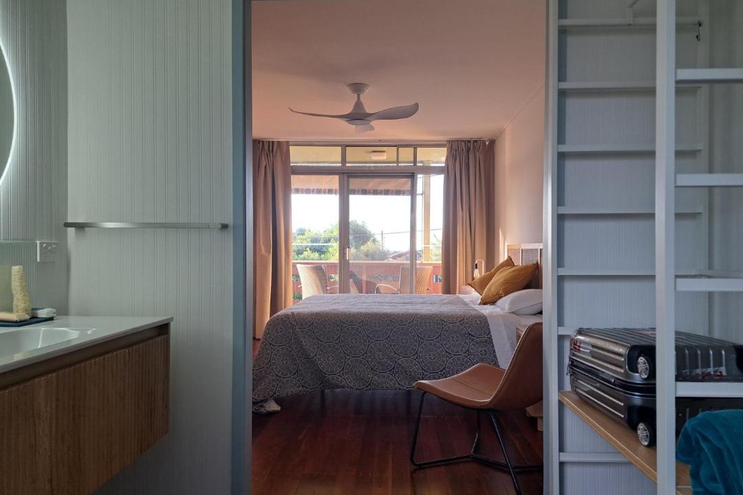 Margate Bed & Breakfast | Brisbane 1960s Pool House - hosted bed and breakfast