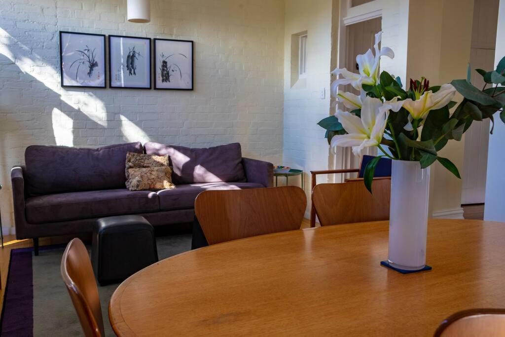 Battery Point House | Battery Point Village - Stunning Large Home
