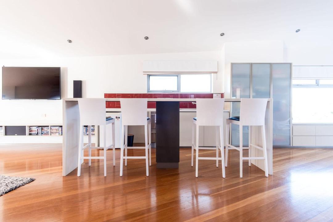 Currimundi Apartment | Amazing Currimundi Lakefront Ocean Penthouse