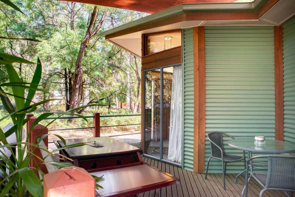 Halls Gap House | School House Villa