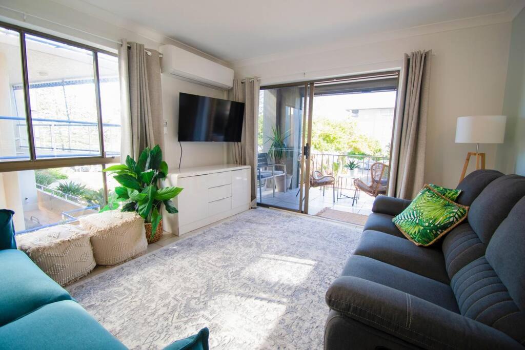Caloundra Apartment | Callie Beach Escape - Beachside View, Family Friendly, Walk Everywhere