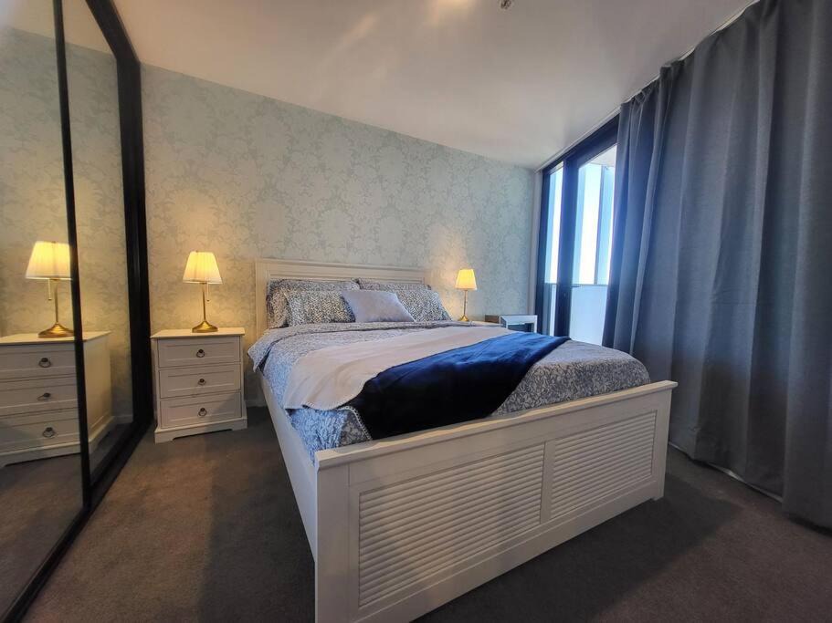 Gungahlin Apartment | 2BR@Luxury&Stylish Top Floor Apt,Pool,Parking,View