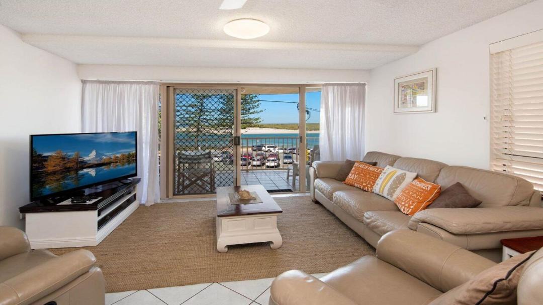 Caloundra House | Kookaburra Court Unit 1 Bulcock Beach QLD