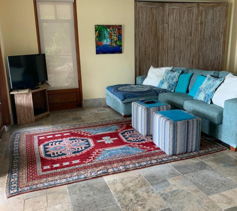 Oak Beach Villa | Beachfront Dolphin Cabin