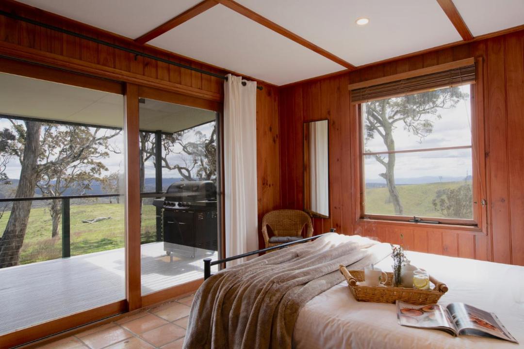 Capertee House | Turon Gates Wilderness Retreat - Lodges, Log Cabins and Glamping near the Blue Mountains