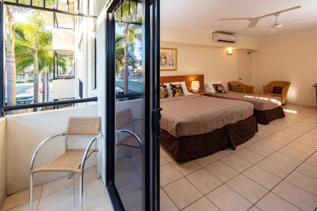 Cairns North Hotel | Cairns Queens Court