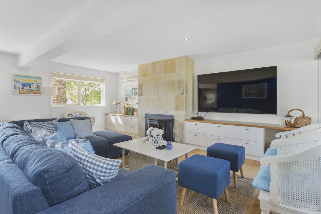 Photo of Livingroom in Safety Beach